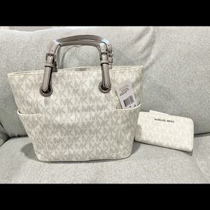 NWT Michael Kors Signature Jet Set Tote + Wallet